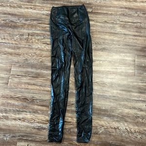 Aritzia Wilfred free faux leather leggings